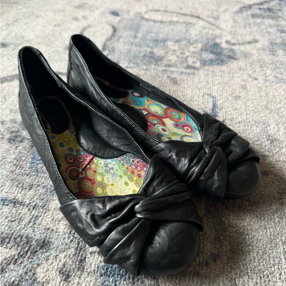 Black Leather Women's Flats